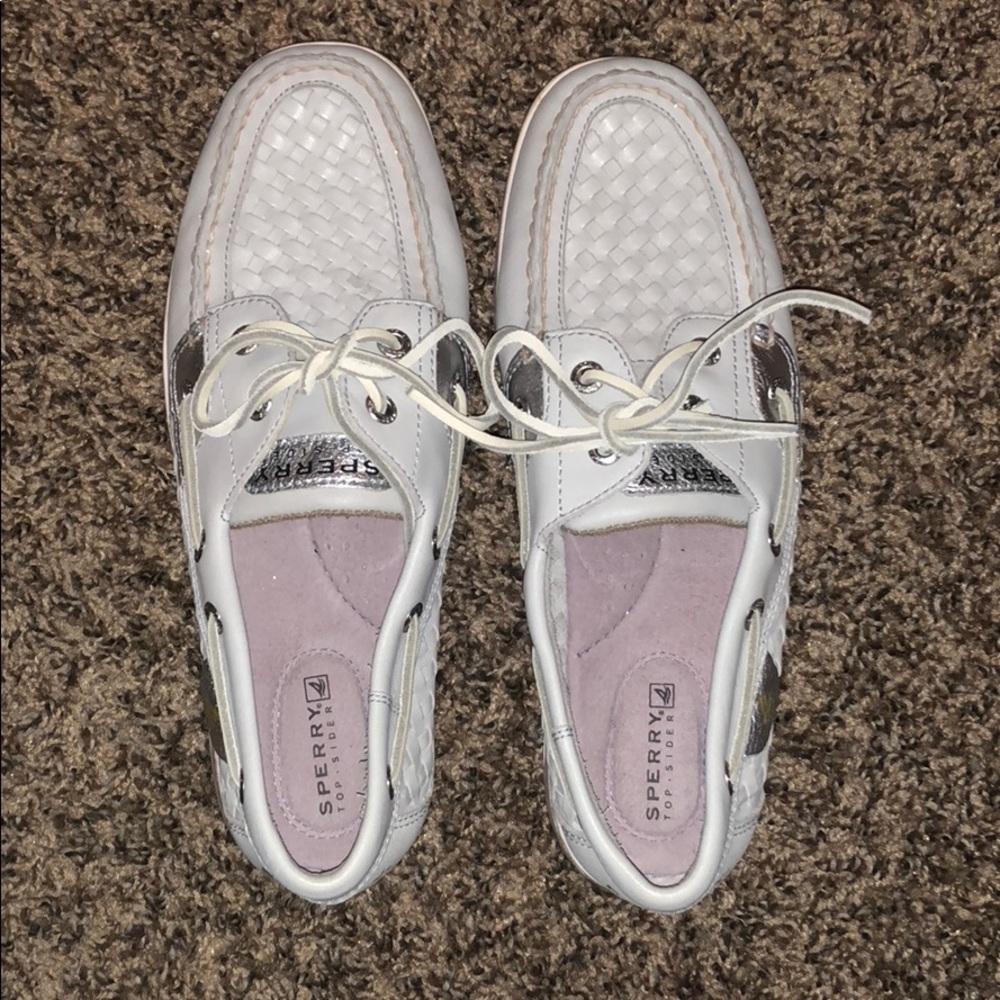 Women’s sperry boat shoes